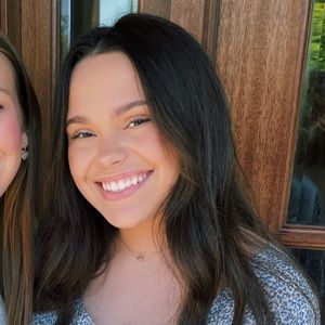 Meet your Posher, Caroline